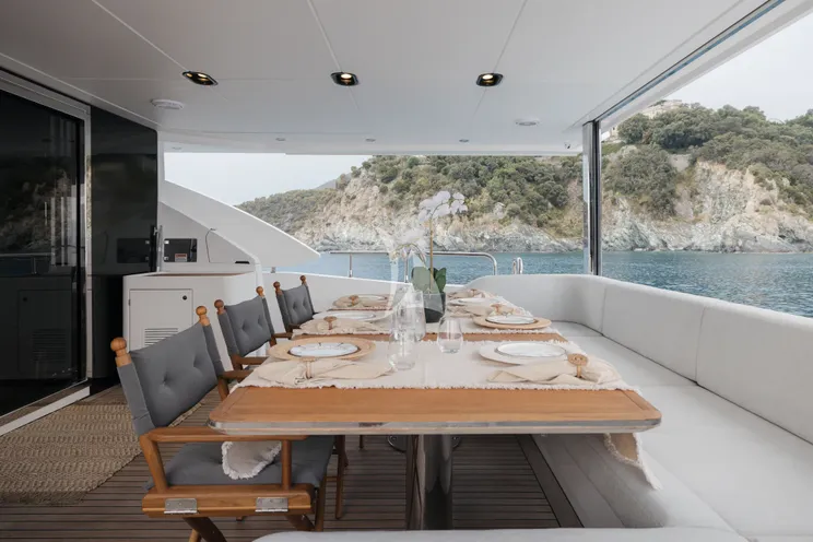 Charter Yacht AURA - Azimut Grande 27m - 5 Cabins - Cannes - Monaco - St Tropez - Nice - Antibes - The French Riviera