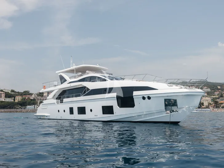 AURA Azimut Grande 27m - main profile AURA Azimut Grande 27m - main profile
