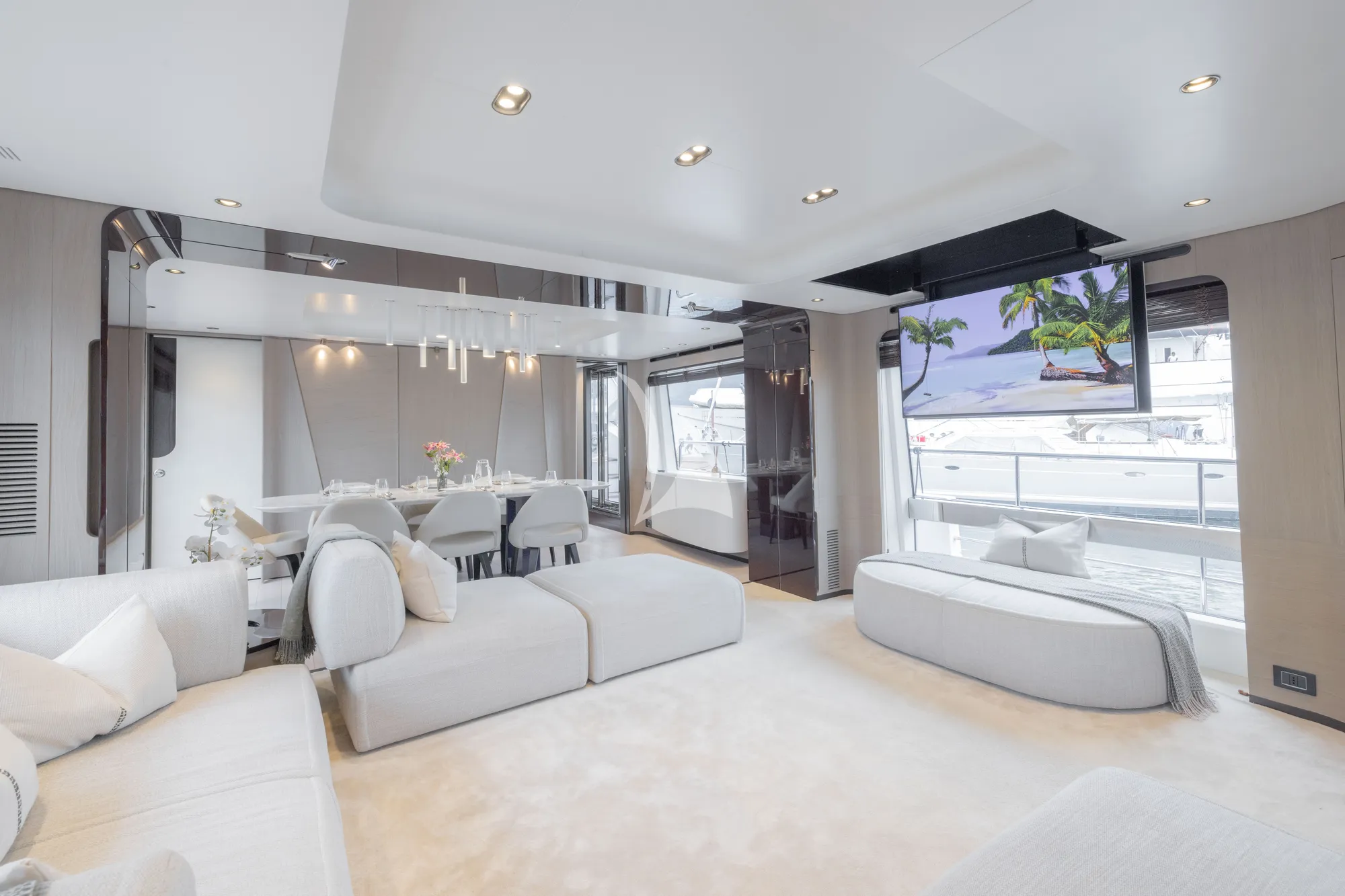 AURA Azimut Grande 27m - saloon