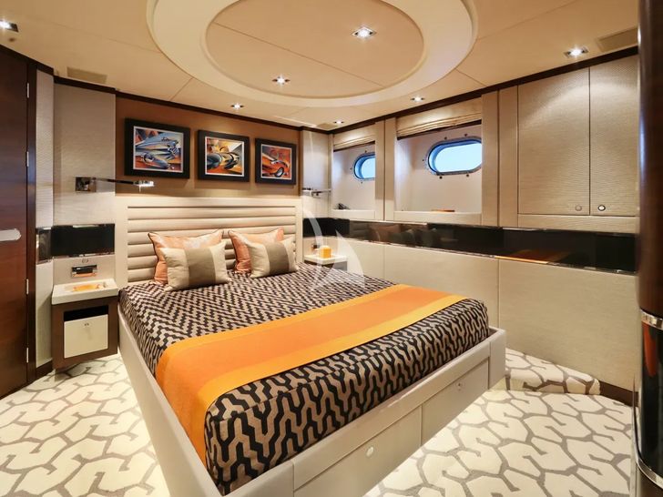 AURELIA Heesen 3700 - VIP cabin 2 AURELIA Heesen 3700 - VIP cabin 2