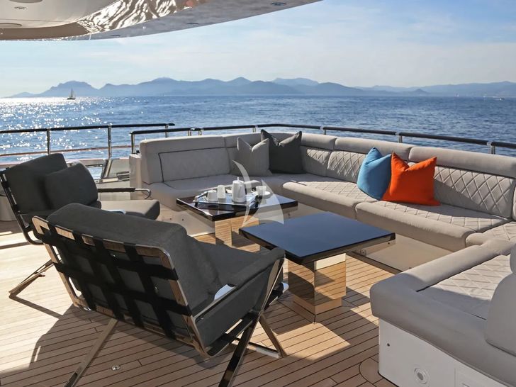 AURELIA Heesen 3700 - aft deck seating AURELIA Heesen 3700 - aft deck seating