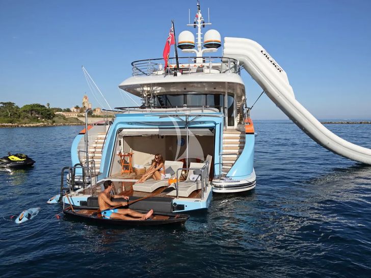 AURELIA Heesen 3700 - beach club AURELIA Heesen 3700 - beach club