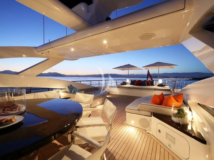 AURELIA Heesen 3700 - flybridge dining and seating area AURELIA Heesen 3700 - flybridge dining and seating area