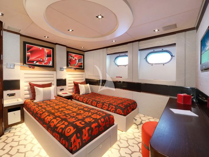 AURELIA Heesen 3700 - twin cabin AURELIA Heesen 3700 - twin cabin