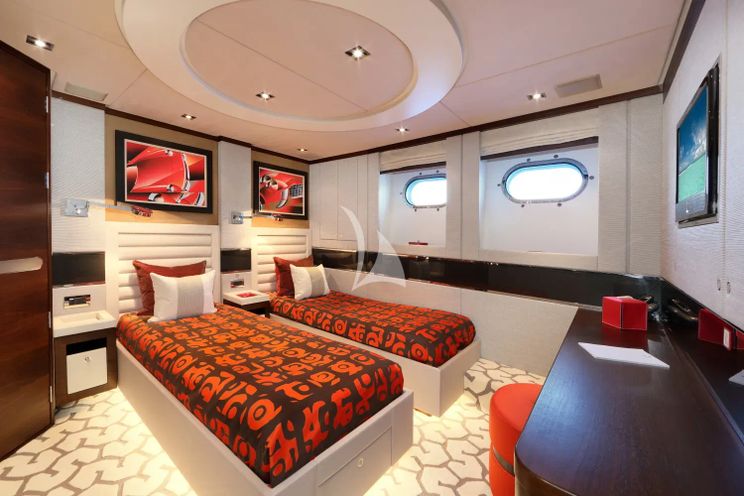 Charter Yacht AURELIA - Heesen 3700 - 4 Cabins - Cannes - St Tropez - Nice - French Riviera - Monaco