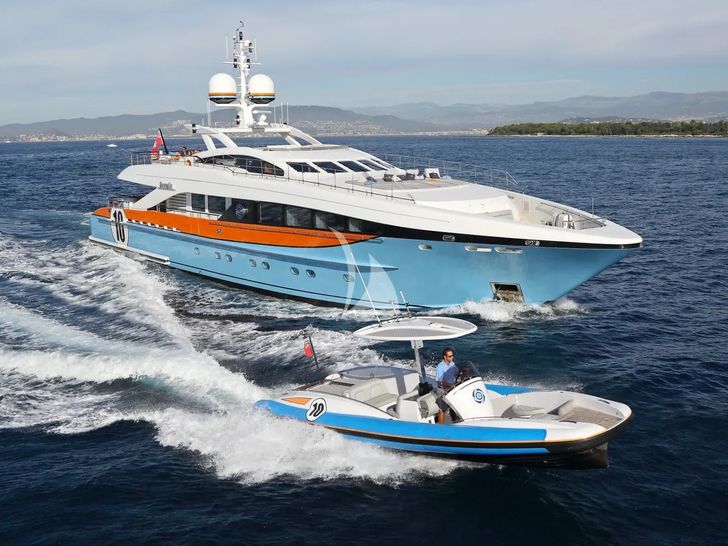 AURELIA Heesen 3700 - with the tender AURELIA Heesen 3700 - with the tender