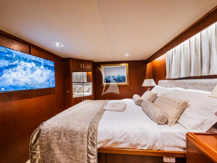 AURIANE Broward Marine 30m - VIP cabin 1 AURIANE Broward Marine 30m - VIP cabin 1