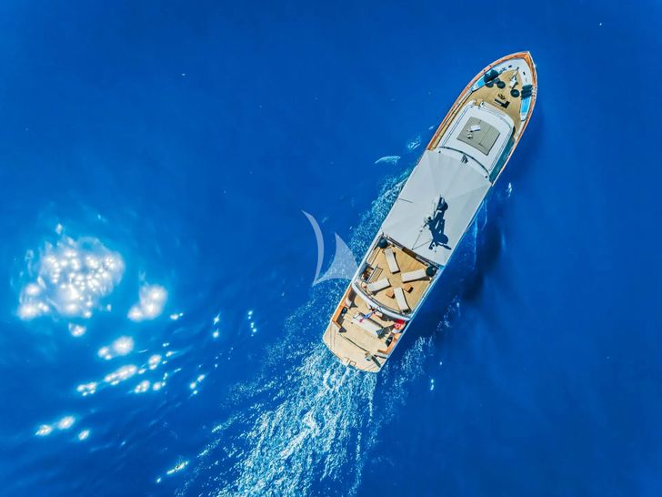 AURIANE Broward Marine 30m - cruising top aerial shot AURIANE Broward Marine 30m - cruising top aerial shot