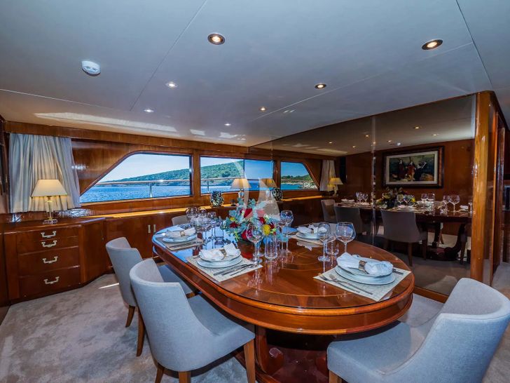 AURIANE Broward Marine 30m - formal dining set up AURIANE Broward Marine 30m - formal dining set up
