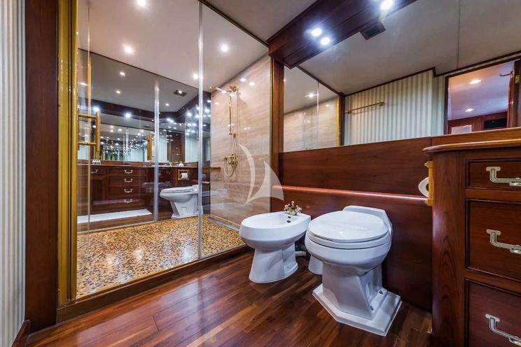 Charter Yacht AURIANE - Broward Marine 30m - 3 Cabins - Split - Dubrovnik - Sibenik - Hvar - Croatia