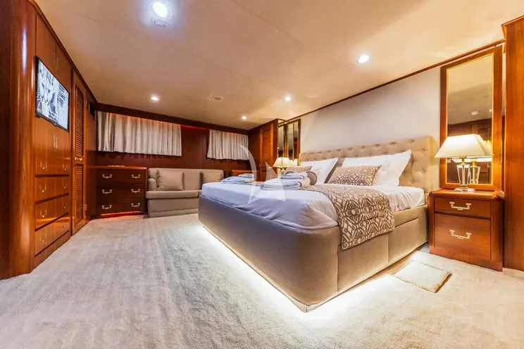 Charter Yacht AURIANE - Broward Marine 30m - 3 Cabins - Split - Dubrovnik - Sibenik - Hvar - Croatia