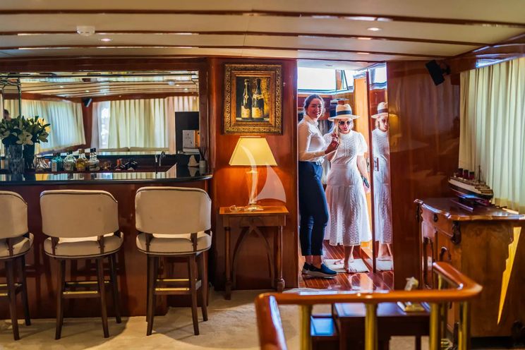 Charter Yacht AURIANE - Broward Marine 30m - 3 Cabins - Split - Dubrovnik - Sibenik - Hvar - Croatia