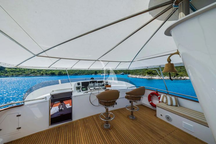 Charter Yacht AURIANE - Broward Marine 30m - 3 Cabins - Split - Dubrovnik - Sibenik - Hvar - Croatia