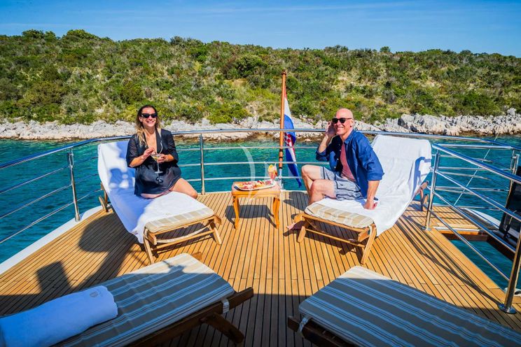 Charter Yacht AURIANE - Broward Marine 30m - 3 Cabins - Split - Dubrovnik - Sibenik - Hvar - Croatia