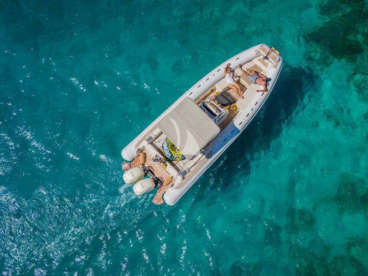 AURIANE Broward Marine 30m - tender AURIANE Broward Marine 30m - tender