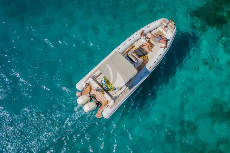 Charter Yacht AURIANE - Broward Marine 30m - 3 Cabins - Split - Dubrovnik - Sibenik - Hvar - Croatia