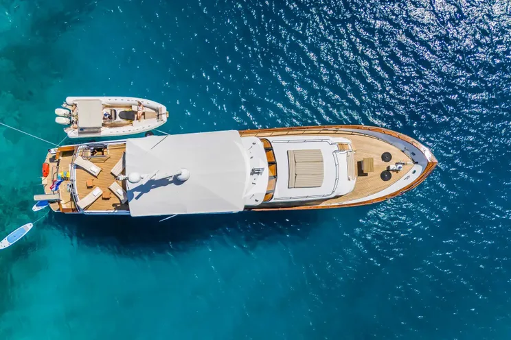 Charter Yacht AURIANE - Broward Marine 30m - 3 Cabins - Split - Dubrovnik - Sibenik - Hvar - Croatia