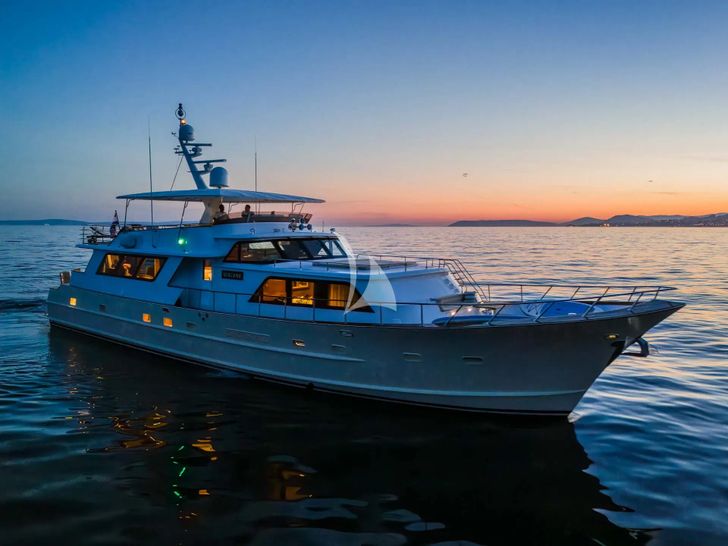 AURIANE Broward Marine 30m - under the sunset AURIANE Broward Marine 30m - under the sunset