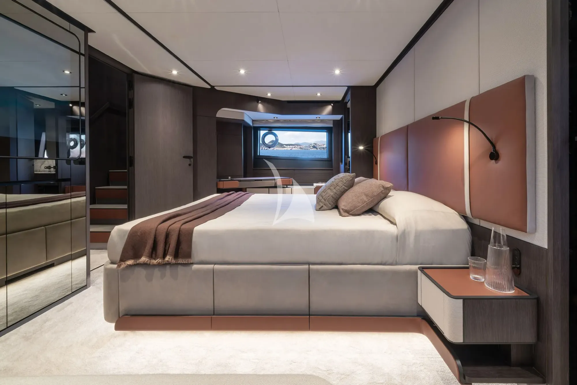 AURORE Ferretti 800 - VIP cabin 2