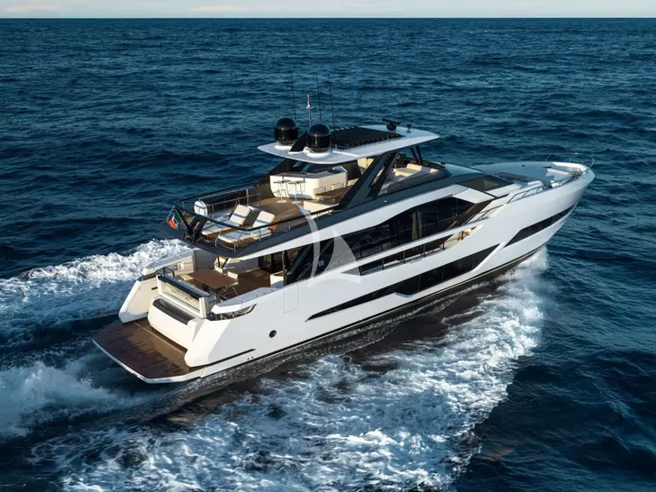 AURORE Ferretti 800 - cruising AURORE Ferretti 800 - cruising