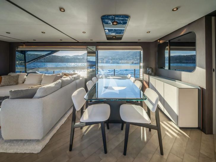 AURORE Ferretti 800 - dining area AURORE Ferretti 800 - dining area