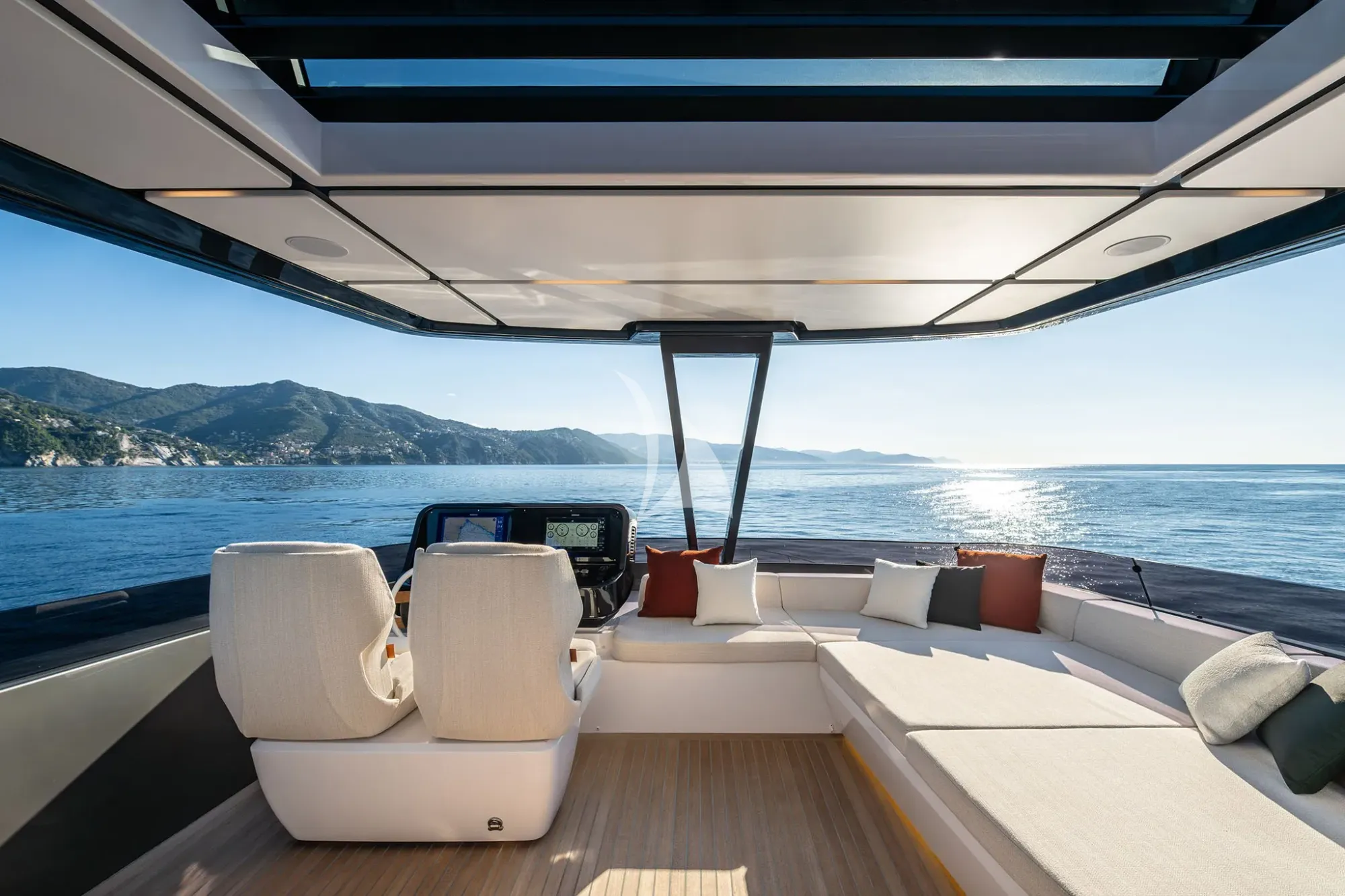 AURORE Ferretti 800 - flybridge lounge