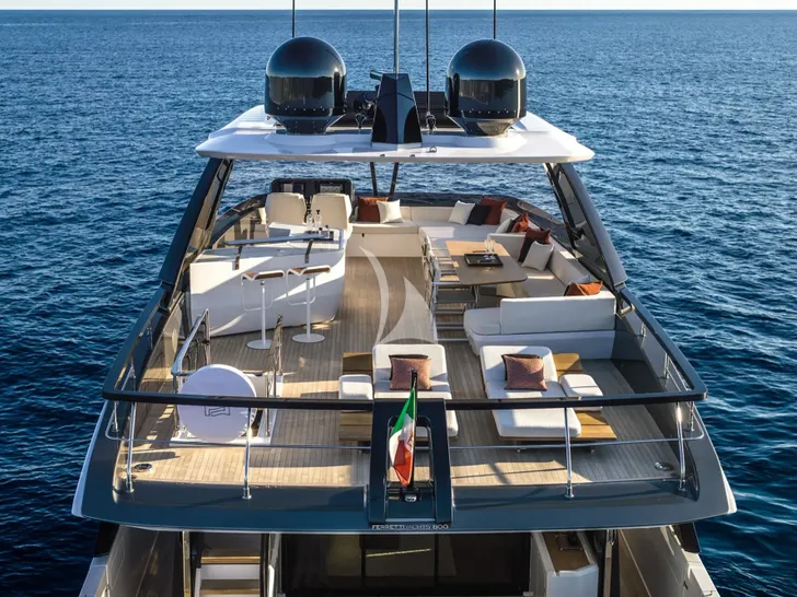 AURORE Ferretti 800 - flybridge AURORE Ferretti 800 - flybridge