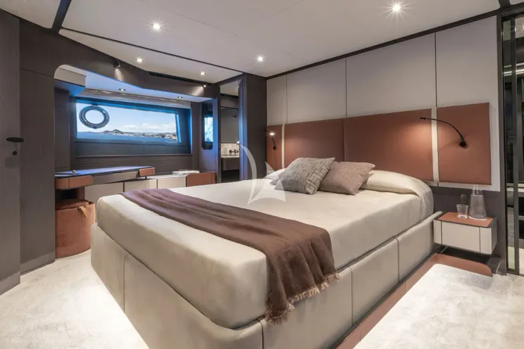 Charter Yacht AURORE - Ferretti 800 - 4 Cabins - Antibes - Cannes - Nice - St Tropez - French Riviera