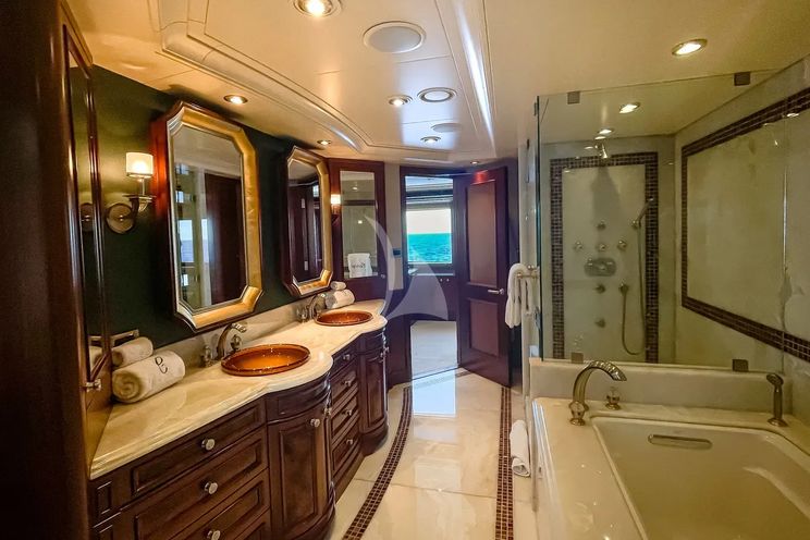 Charter Yacht AVALON - Delta Marine 46m - 5 Cabins - Nassau - Exumas - Bahamas