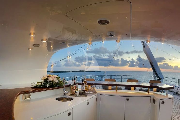 Charter Yacht AVALON - Delta Marine 46m - 5 Cabins - Nassau - Exumas - Bahamas