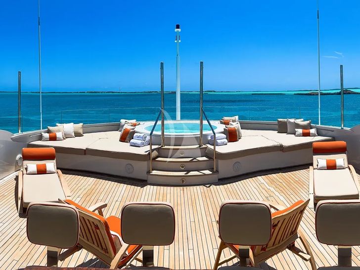 AVALON Delta Marine 46m - sundeck jacuzzi AVALON Delta Marine 46m - sundeck jacuzzi