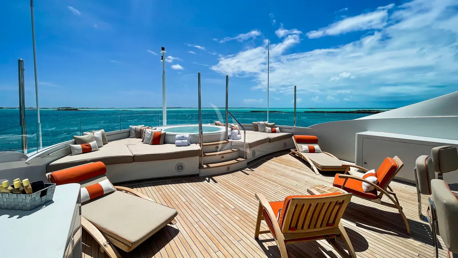 Charter Yacht AVALON - Delta Marine 46m - 5 Cabins - Nassau - Exumas - Bahamas