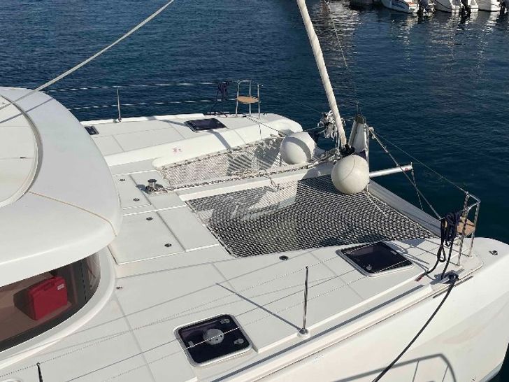 AVENTURA Lagoon 42 - foredeck net trampolines AVENTURA Lagoon 42 - foredeck net trampolines