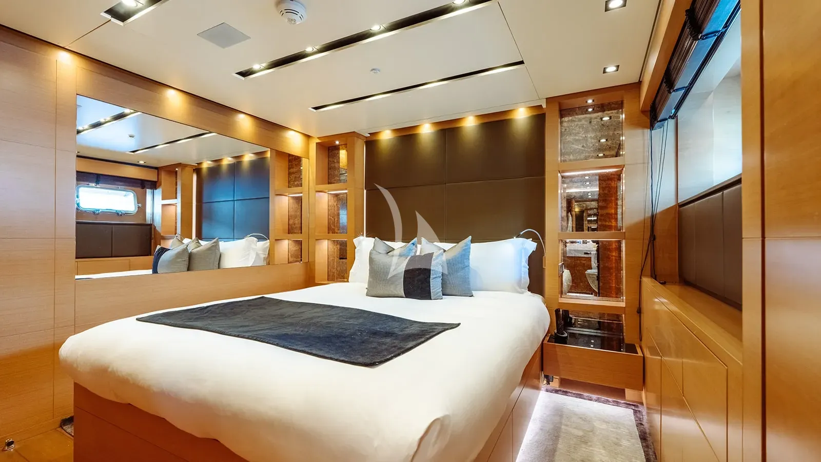 Charter Yacht AWAY - Sanlorenzo SD122 - 5 Cabins - Nassau - Exumas - Bahamas