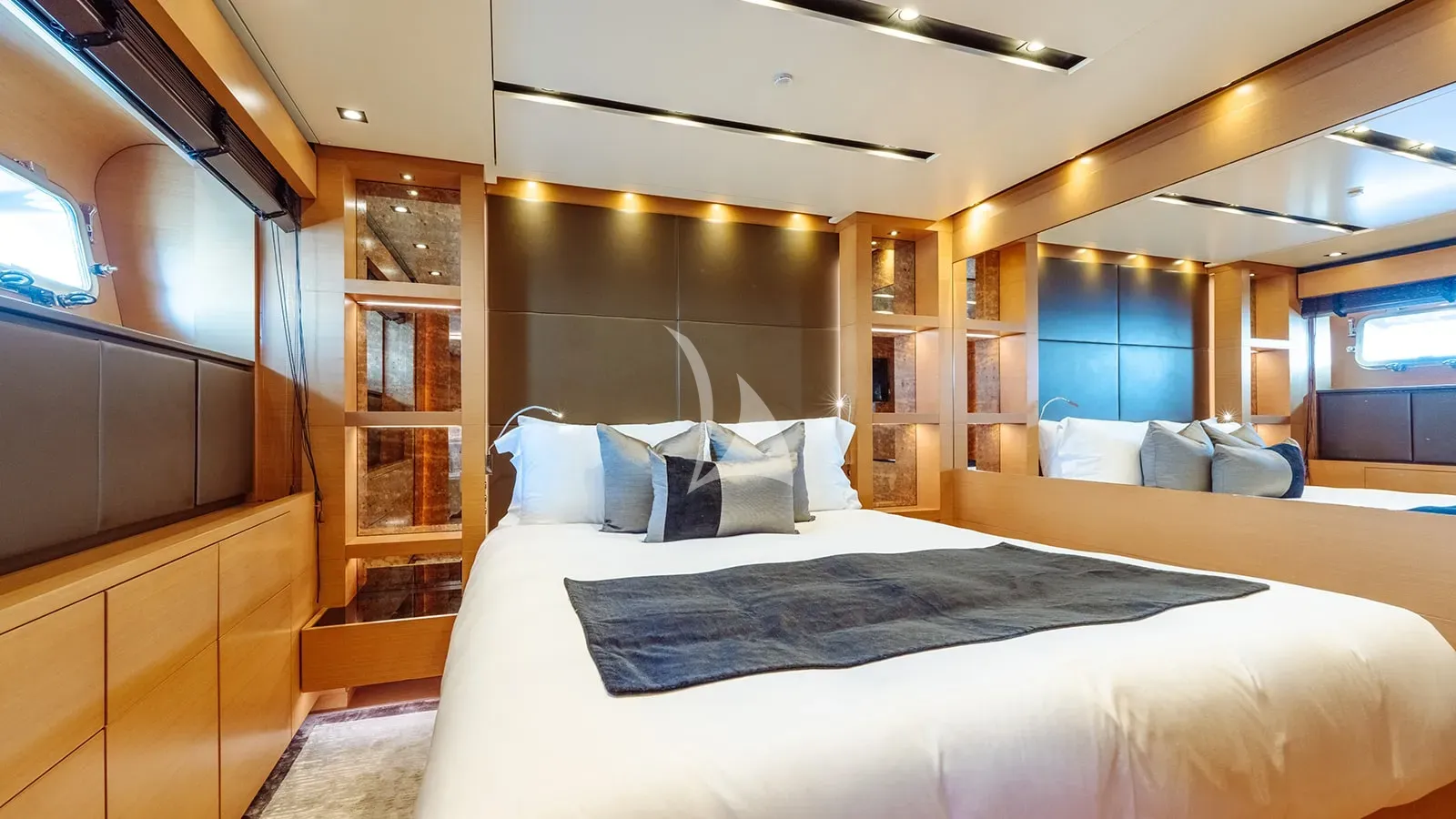 Charter Yacht AWAY - Sanlorenzo SD122 - 5 Cabins - Nassau - Exumas - Bahamas