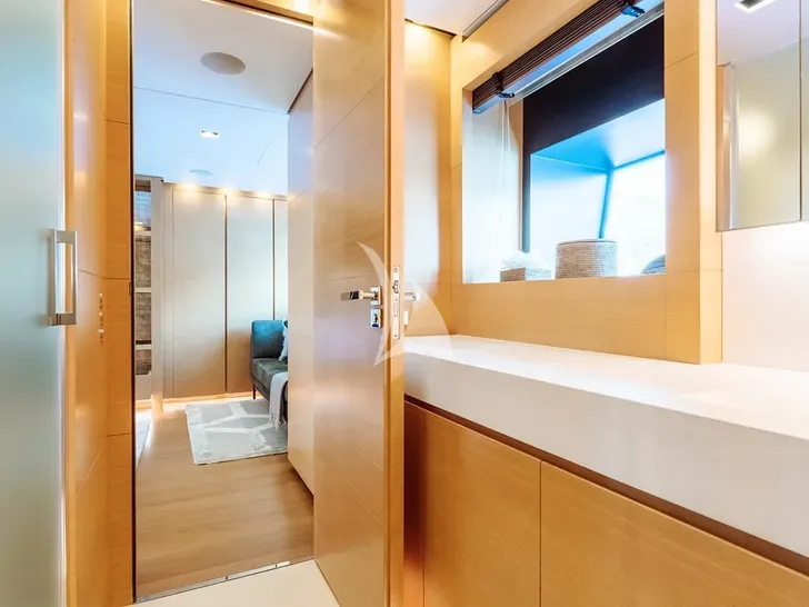 AWAY Sanlorenzo SD122 - master cabin bathroom AWAY Sanlorenzo SD122 - master cabin bathroom