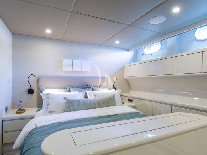 AXELLA Eurocraft 110 - VIP cabin 1 AXELLA Eurocraft 110 - VIP cabin 1