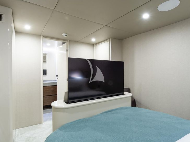 AXELLA Eurocraft 110 - VIP cabin 2 with TV AXELLA Eurocraft 110 - VIP cabin 2 with TV