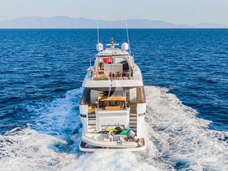 AXELLA Eurocraft 110 - cruising stern view AXELLA Eurocraft 110 - cruising stern view