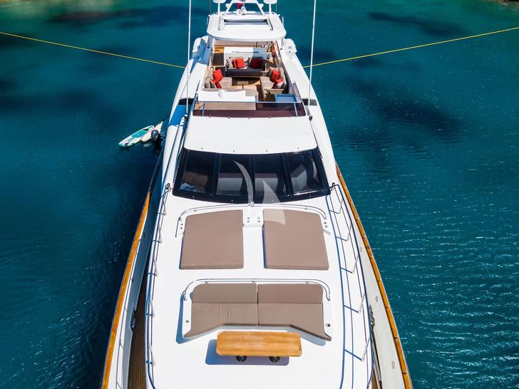 AXELLA Eurocraft 110 - foredeck and flybridge AXELLA Eurocraft 110 - foredeck and flybridge