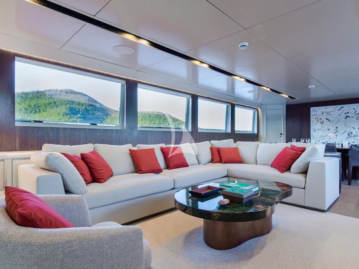 AXELLA Eurocraft 110 - main saloon AXELLA Eurocraft 110 - main saloon