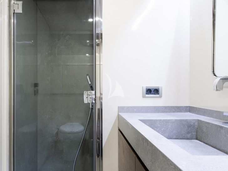 AXELLA Eurocraft 110 - twin cabin 1 bathroom AXELLA Eurocraft 110 - twin cabin 1 bathroom