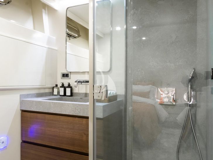 AXELLA Eurocraft 110 - twin cabin 2 bathroom AXELLA Eurocraft 110 - twin cabin 2 bathroom