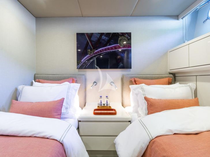 AXELLA Eurocraft 110 - twin cabin 2 AXELLA Eurocraft 110 - twin cabin 2