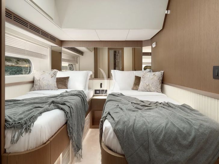 AMPARITO V - Azimut Magellano 66 - twin cabin AMPARITO V - Azimut Magellano 66 - twin cabin