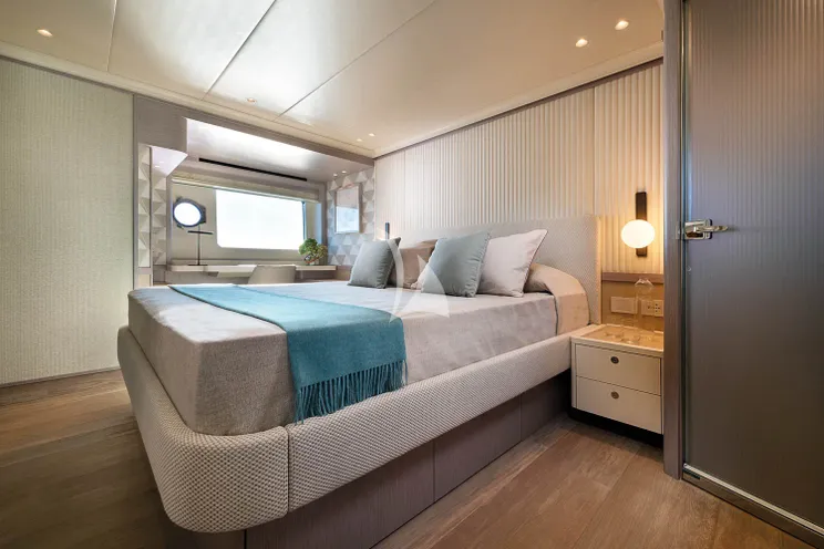 Charter Yacht AZUR - Absolute Navetta 75 - 4 Cabins - Mandelieu La Napoule - Cannes - St Tropez - Monaco - The French Riviera