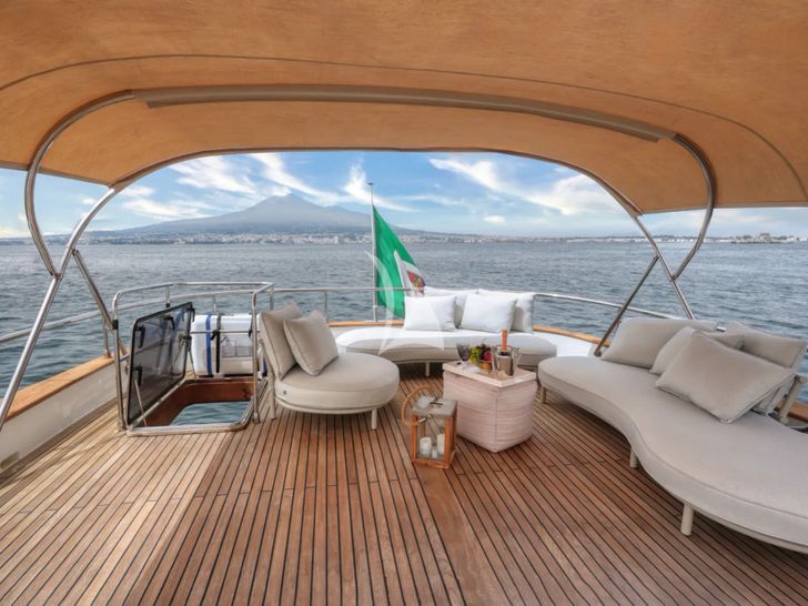 AZUR Terranova Explorer 20m - flybridge AZUR Terranova Explorer 20m - flybridge