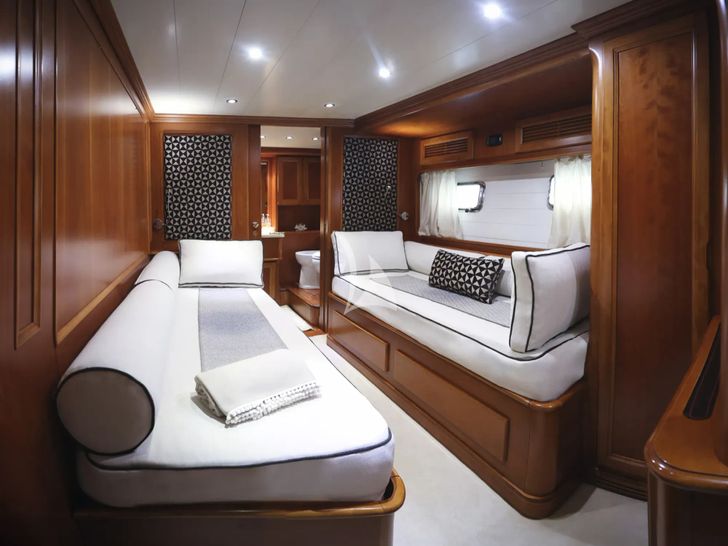 AZUR Terranova Explorer 20m - twin cabin 2 AZUR Terranova Explorer 20m - twin cabin 2