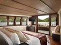 ALILA PURNAMA Phinisi Sailing Yacht 46m - master cabin ALILA PURNAMA Phinisi Sailing Yacht 46m - master cabin
