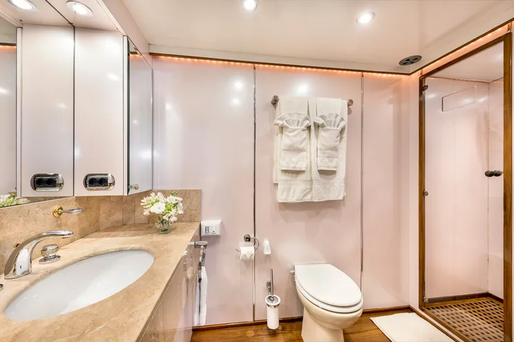 Charter Yacht ANTISAN - Alalunga 33m - 5 Cabins - Cannes - Nice - Antibes - St Tropez - French Riviera - Monaco